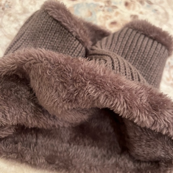 FAUX FUR BERET HAT AND NECK WARMER SET NWT - Picture 7 of 7